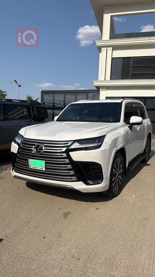 Lexus for sale in Iraq